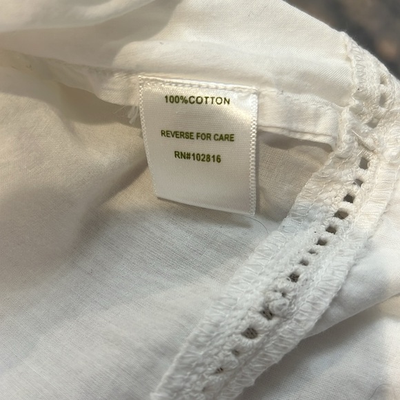 Garnet Hill Women's White Top size 2. - Picture 8 of 8